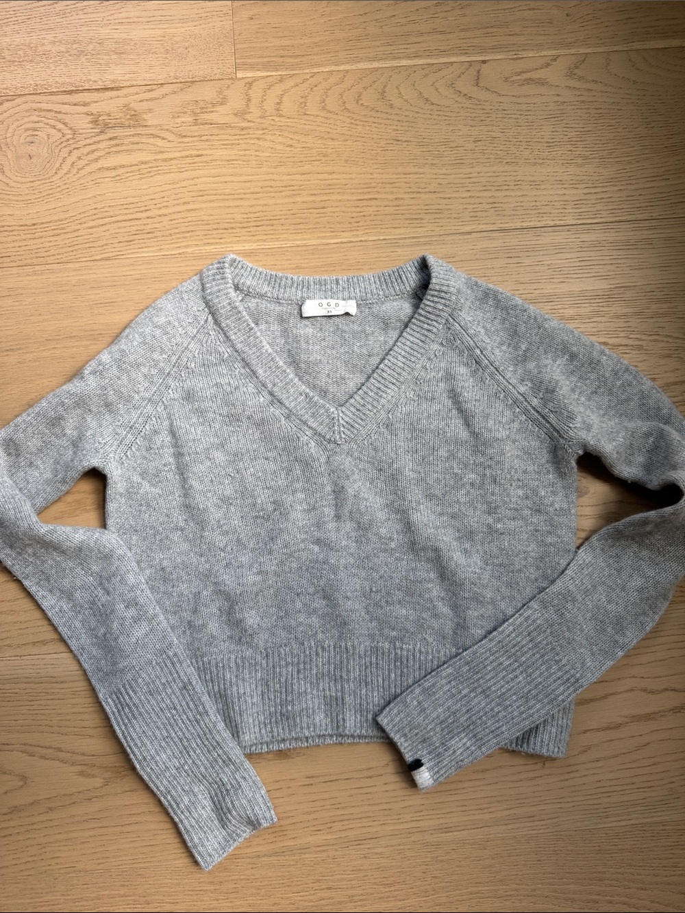 One Grey Day Blakely Cashmere V Neck Sweater